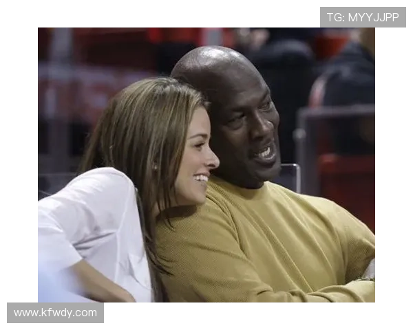 欧洲足坛劲旅冬窗引援动态持续升温引发全球球迷广泛关注热议不断