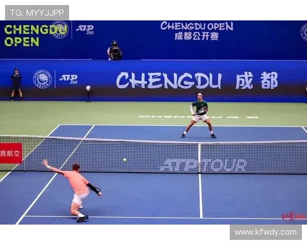 网球赛季精彩纷呈 新星崛起和老将激战场面回顾